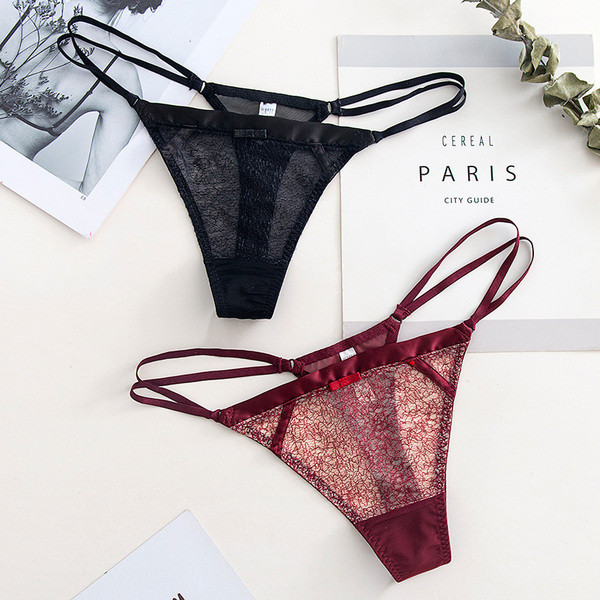 Μοντέρνα γυναικεία στρινγκ με δαντέλα και κορδέλα