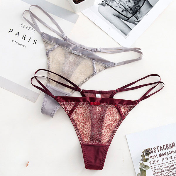 Μοντέρνα γυναικεία στρινγκ με δαντέλα και κορδέλα