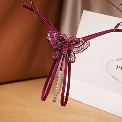 Изрязан модел дамски прашки с перли и бродерия пеперуда с пайети