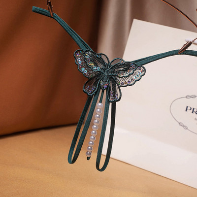 Изрязан модел дамски прашки с перли и бродерия пеперуда с пайети