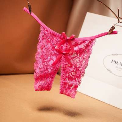 Női csipke fehérnemű kivágott alsórésszel