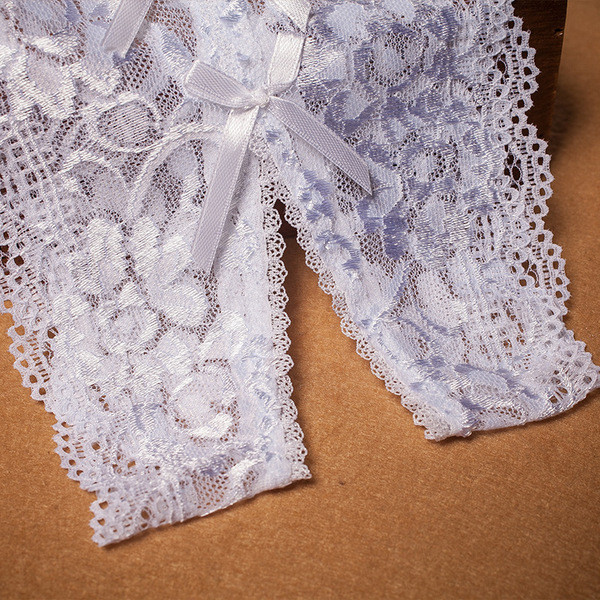 Női csipke fehérnemű kivágott alsórésszel