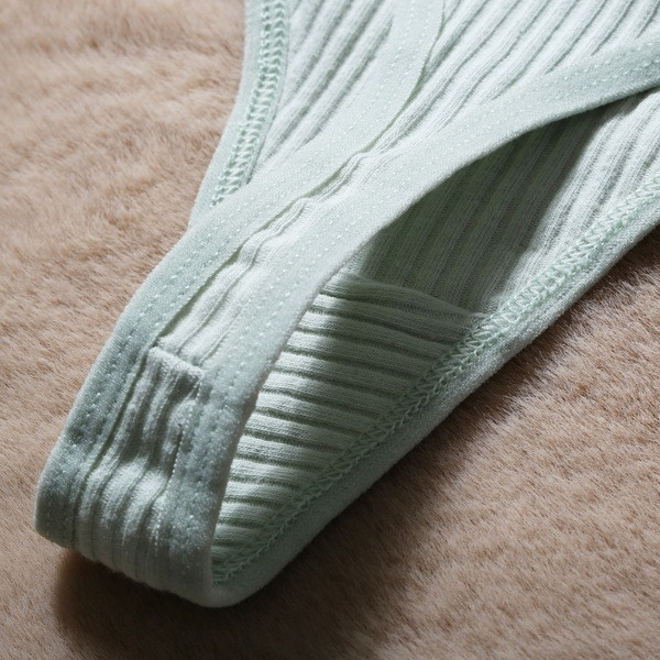 Γυναικεία βαμβακερά στρινγκ με επιγραφή