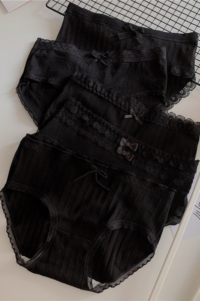 Öt fekete női bikini szett