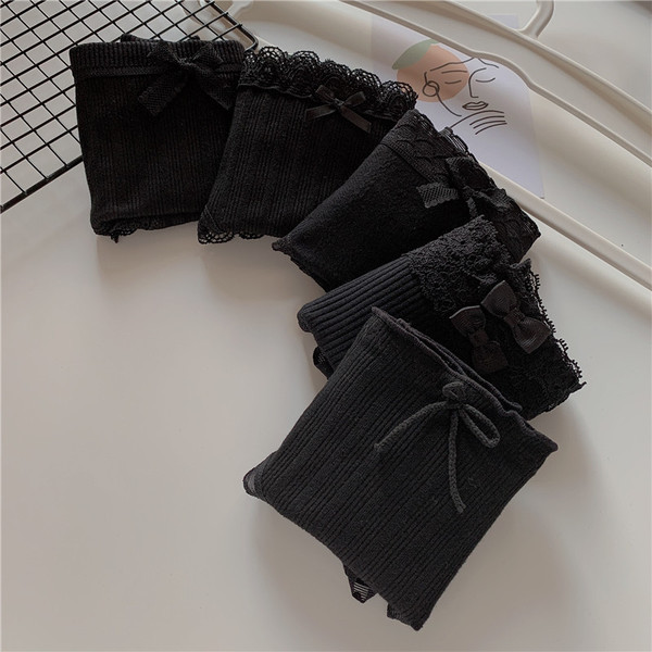 Öt fekete női bikini szett