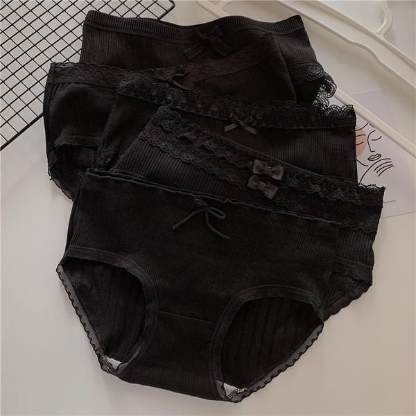 Öt fekete női bikini szett