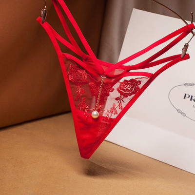 Női csipke tangák fém lánccal és gyöngyházzal