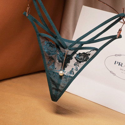 Női csipke tangák fém lánccal és gyöngyházzal