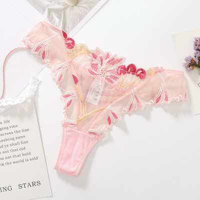 Aktuális női tangák hímzéssel