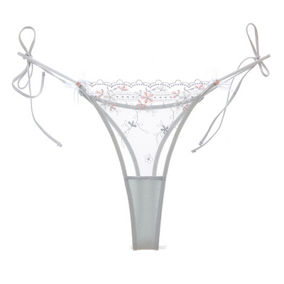 Aktuális női tangák hímzéssel