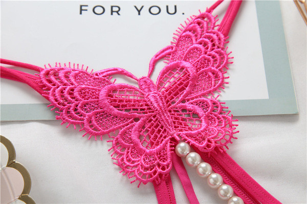 Női tangák hímzéssel és gyöngyökkel