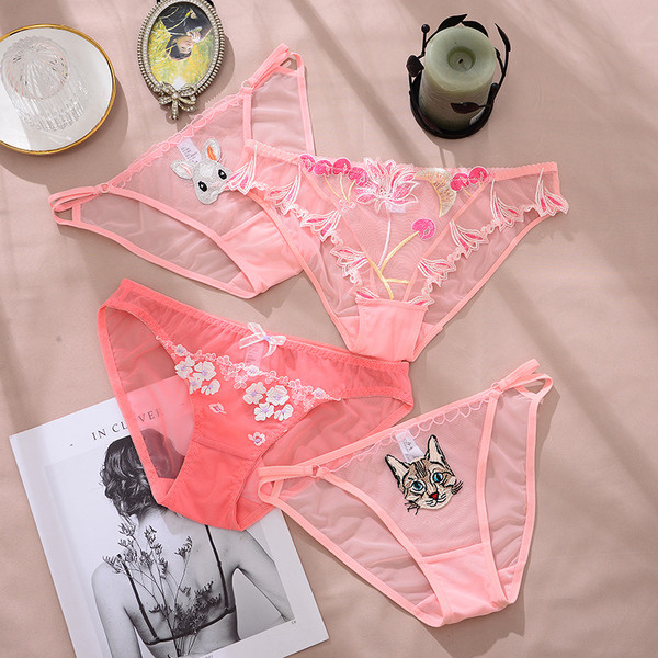 Női bikini hímzéssel - több modell