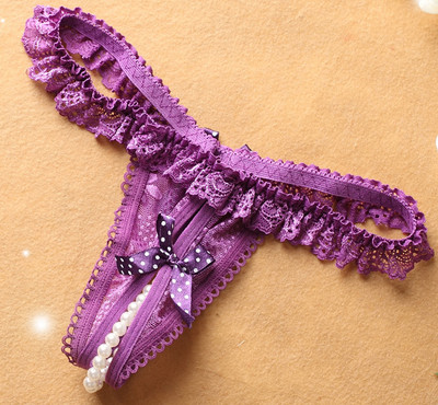 Γυναικεία στρινγκ με κομμένο μέρος και κορδέλα με πέρλες