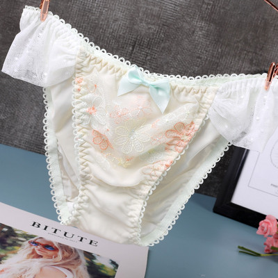 Női bikini szalaggal