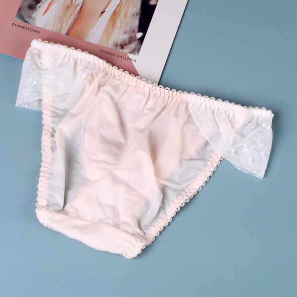 Női bikini szalaggal