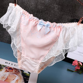 Modern női bikini szalaggal és csipkével