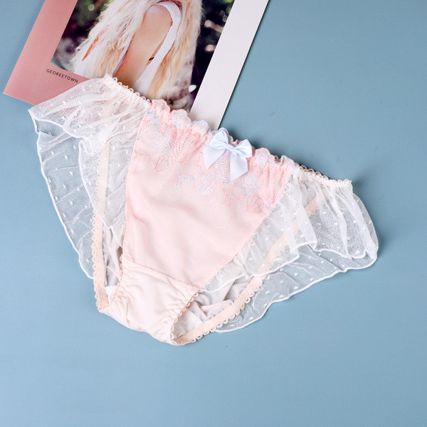 Modern női bikini szalaggal és csipkével