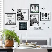 Sienų apdaila su paveikslais ir užrašais