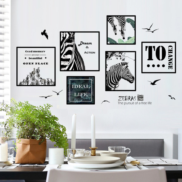 Sienų apdaila su paveikslais ir užrašais