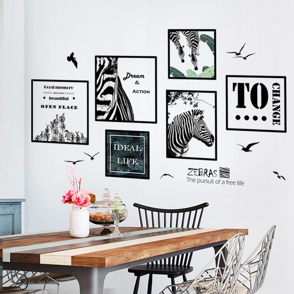 Sienų apdaila su paveikslais ir užrašais