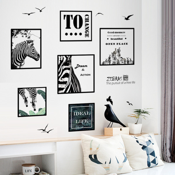 Sienų apdaila su paveikslais ir užrašais