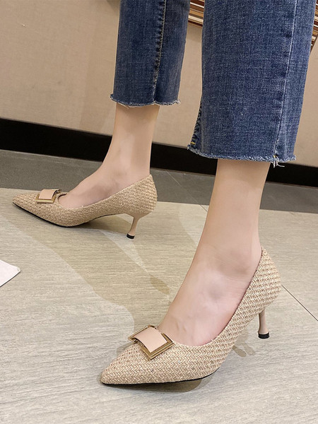 Modern női cipő csattal és sarokkal 8 vagy 6,5 cm