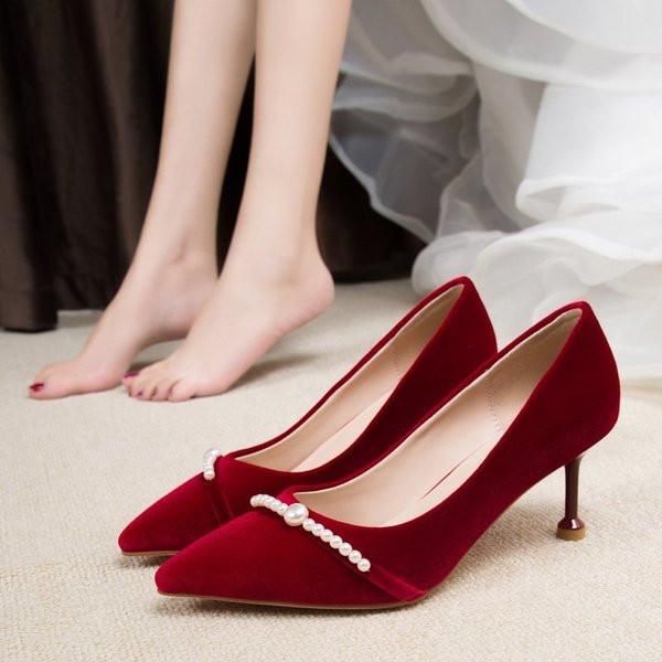 Novi model ženskih cipela model na špic sa biserima