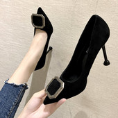 Női fekete cipő 6 vagy 9 cm sarokmagassággal