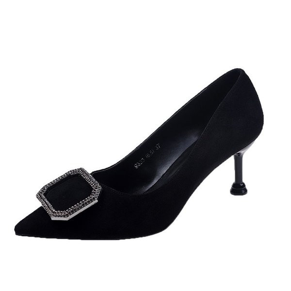 Női fekete cipő 6 vagy 9 cm sarokmagassággal