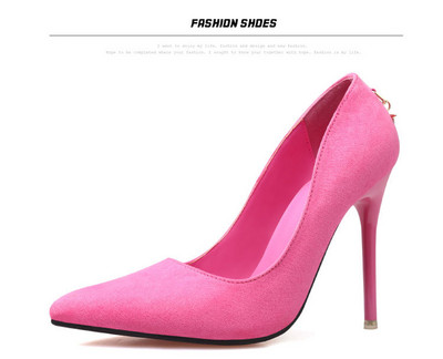 Női hegyes cipő öko velúrból és fém díszítéssel