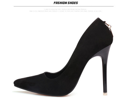 Női hegyes cipő öko velúrból és fém díszítéssel