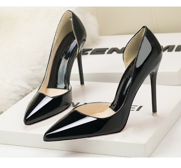 Γυναικεία έκο δερμάτινα παπούτσια με ψηλά τακούνια  από οικολογικό δέρμα