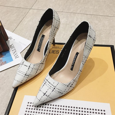 Aktuális női hegyes cipő magassarkúval