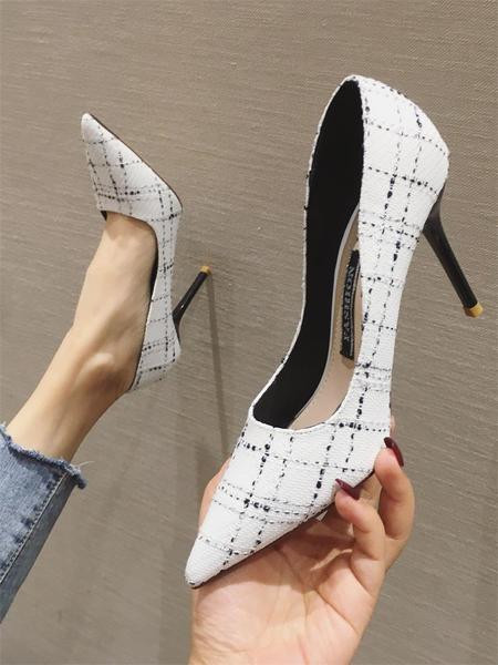 Aktuális női hegyes cipő magassarkúval