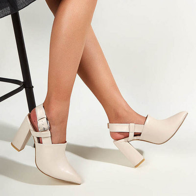 Μοντέρνα γυναικεία παπούτσια από οικολογικό δέρμα με παχιά τακούνια σε μπεζ χρώμα