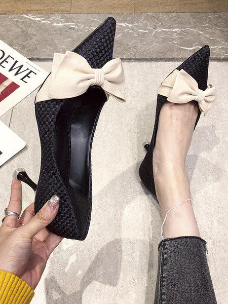 Μοντέρνα γυναικεία παπούτσια με κορδέλα