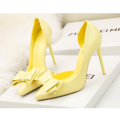 Elegáns női cipő, magas sarkú cipővel, öko bőr szalaggal