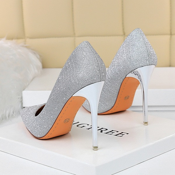 Fényes női cipő 10,5 vagy 7,5 cm sarokmagassággal