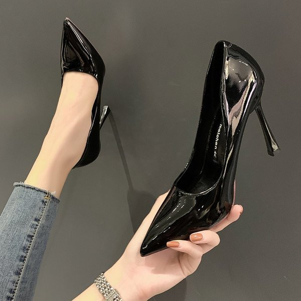 Γυναικεία παπούτσια από οικολογικό δέρμα με ψηλά τακούνια