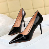 Stílusos női cipő hegyes modell magas sarkú-9,5 cm