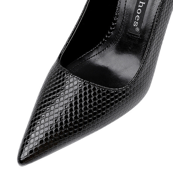 Stílusos női cipő eko bőrből, magas sarkú cipővel