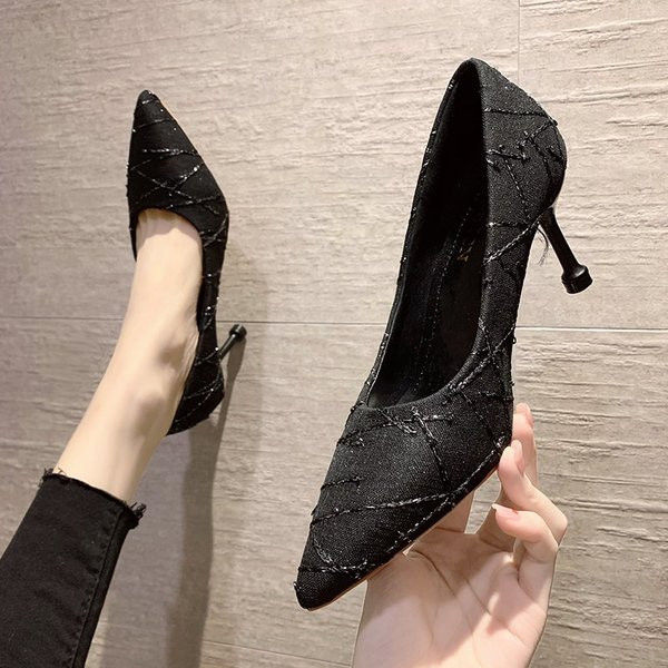 Jelenlegi női cipő hegyes modell 9 cm-es sarokkal