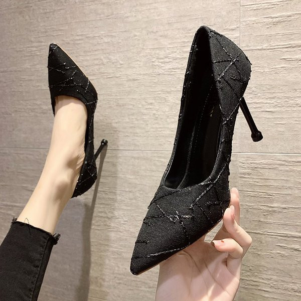 Jelenlegi női cipő hegyes modell 9 cm-es sarokkal