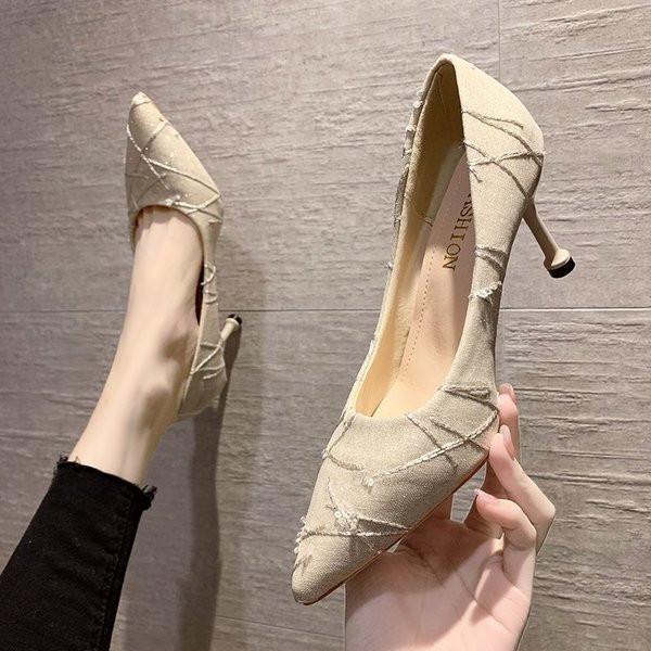 Jelenlegi női cipő hegyes modell 9 cm-es sarokkal