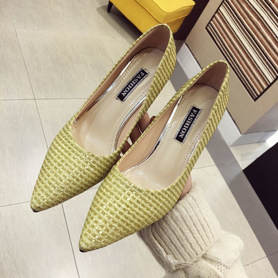 Modern női cipő hegyes modell 8,5 cm-rel