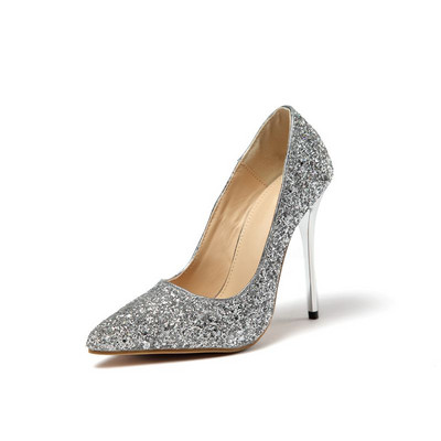 Μοντέρνα γυναικεία παπούτσια με ψηλά τακούνια και μπροκάρ