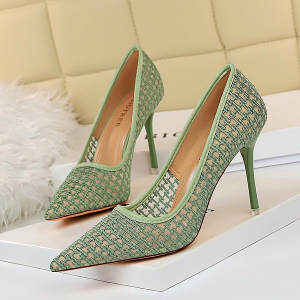 Γυναικεία casual παπούτσια από ύφασμα και λεπτό τακούνι