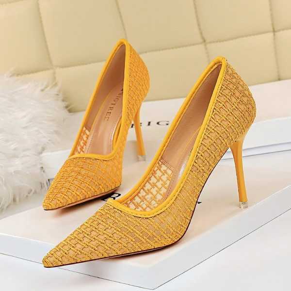 Γυναικεία casual παπούτσια από ύφασμα και λεπτό τακούνι