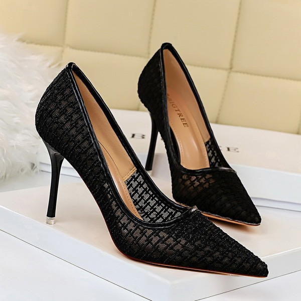 Γυναικεία casual παπούτσια από ύφασμα και λεπτό τακούνι