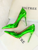 Stílusos női hegyes cipő magas sarkú cipővel - 10,5 cm